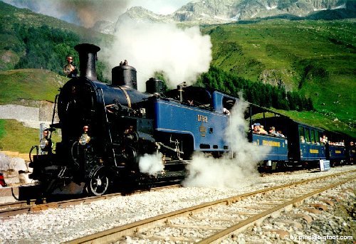 Bahnhof Realp DFB, Sommer 1997, kurz vor der Abfahrt des Zuges